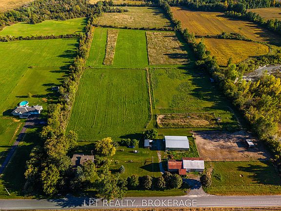 2nd image of 408 Chipmunk Ridge Rd