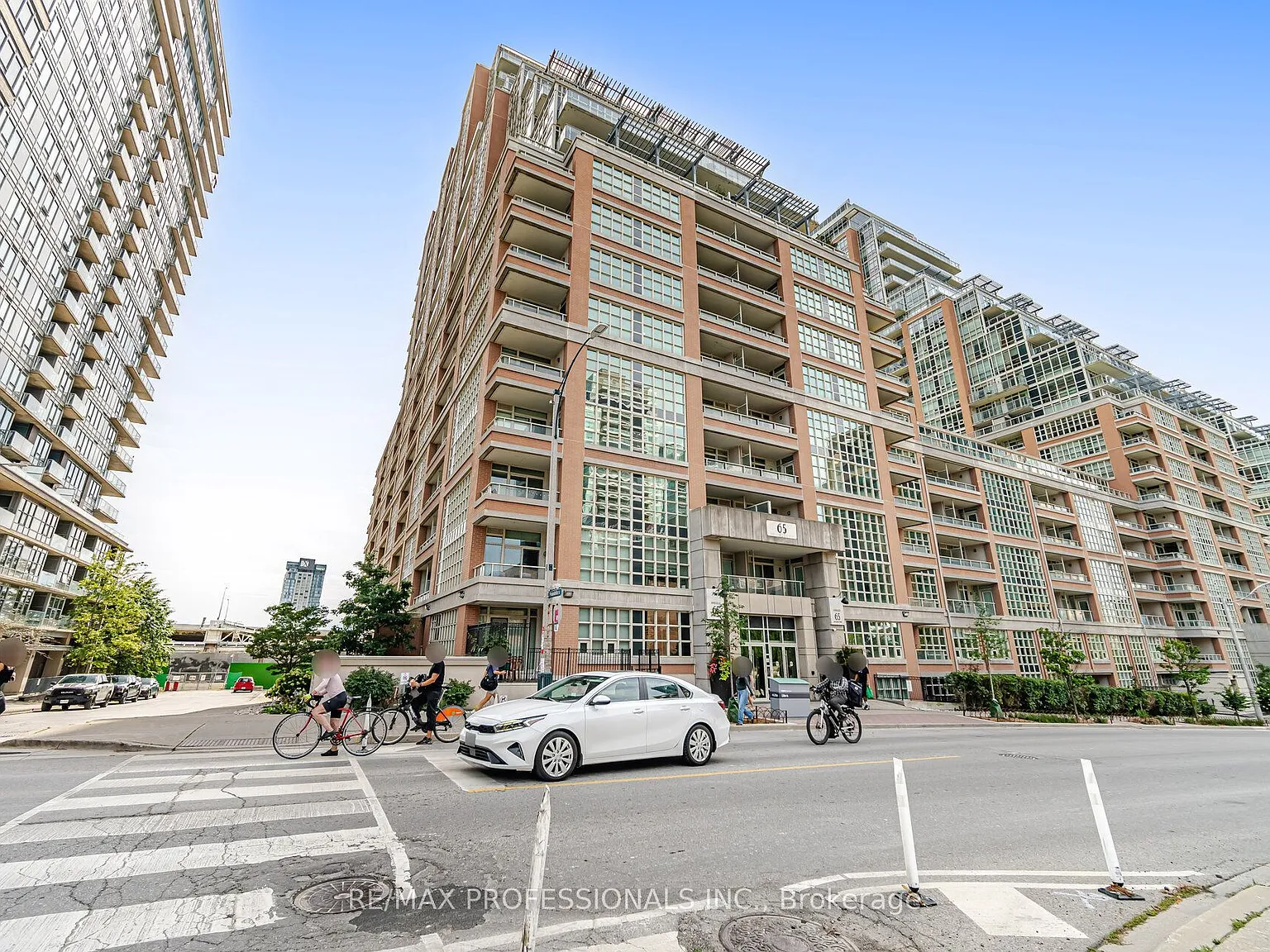 2 bed, $2,700 — Photo 2