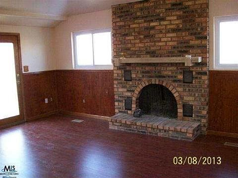 5th image of 21533 Barton St