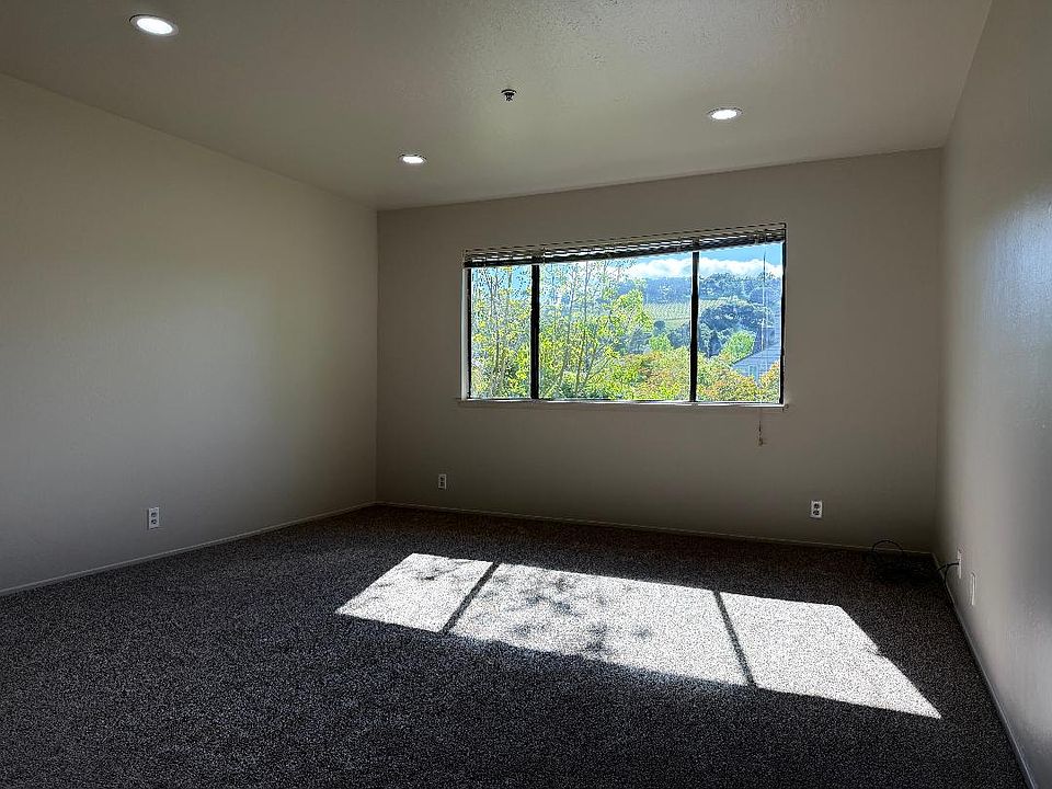 2nd image of 2449 Imola Ave W APT C
