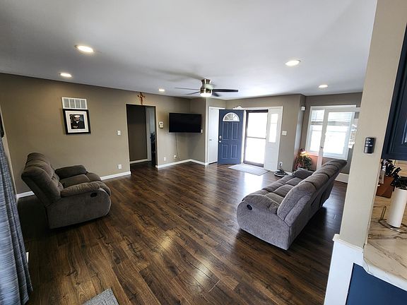 5th image of 13448 Finch Ct