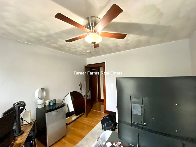 221 Holland St #2R — Photo 35