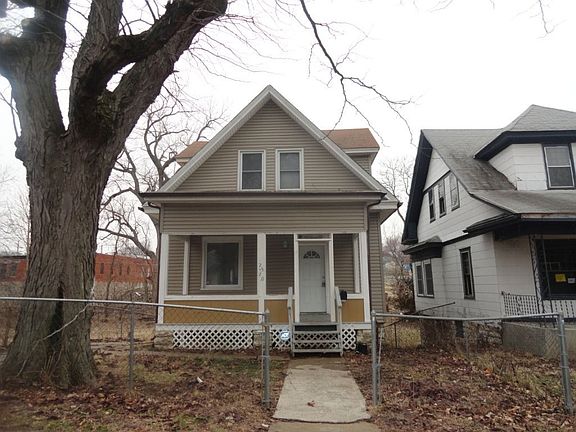 3rd image of 2520 Bales Ave