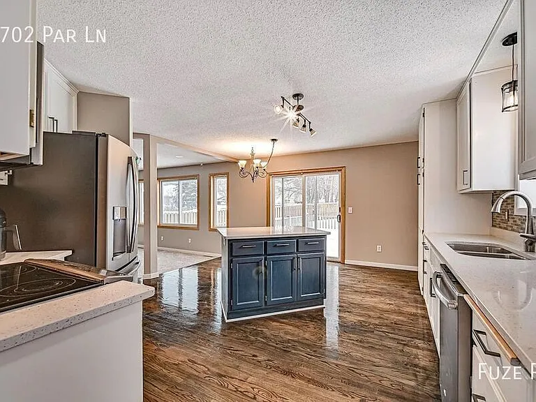 1702 Par Ln — Photo 13