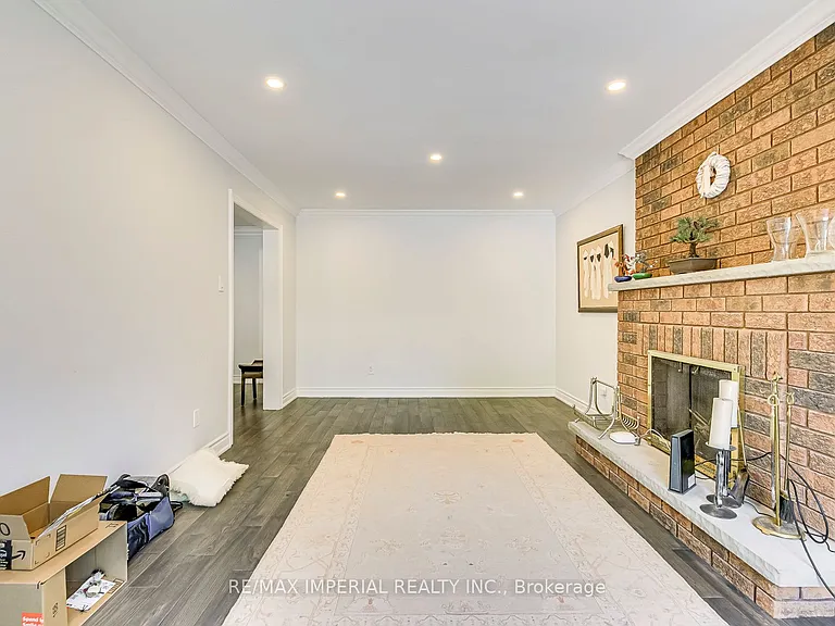 1511 Greenridge Cir — Photo 15
