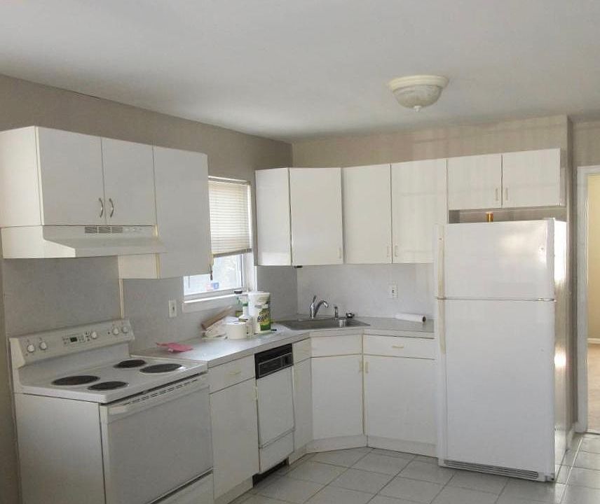 1st image of 6 Gwynne Ln APT 2