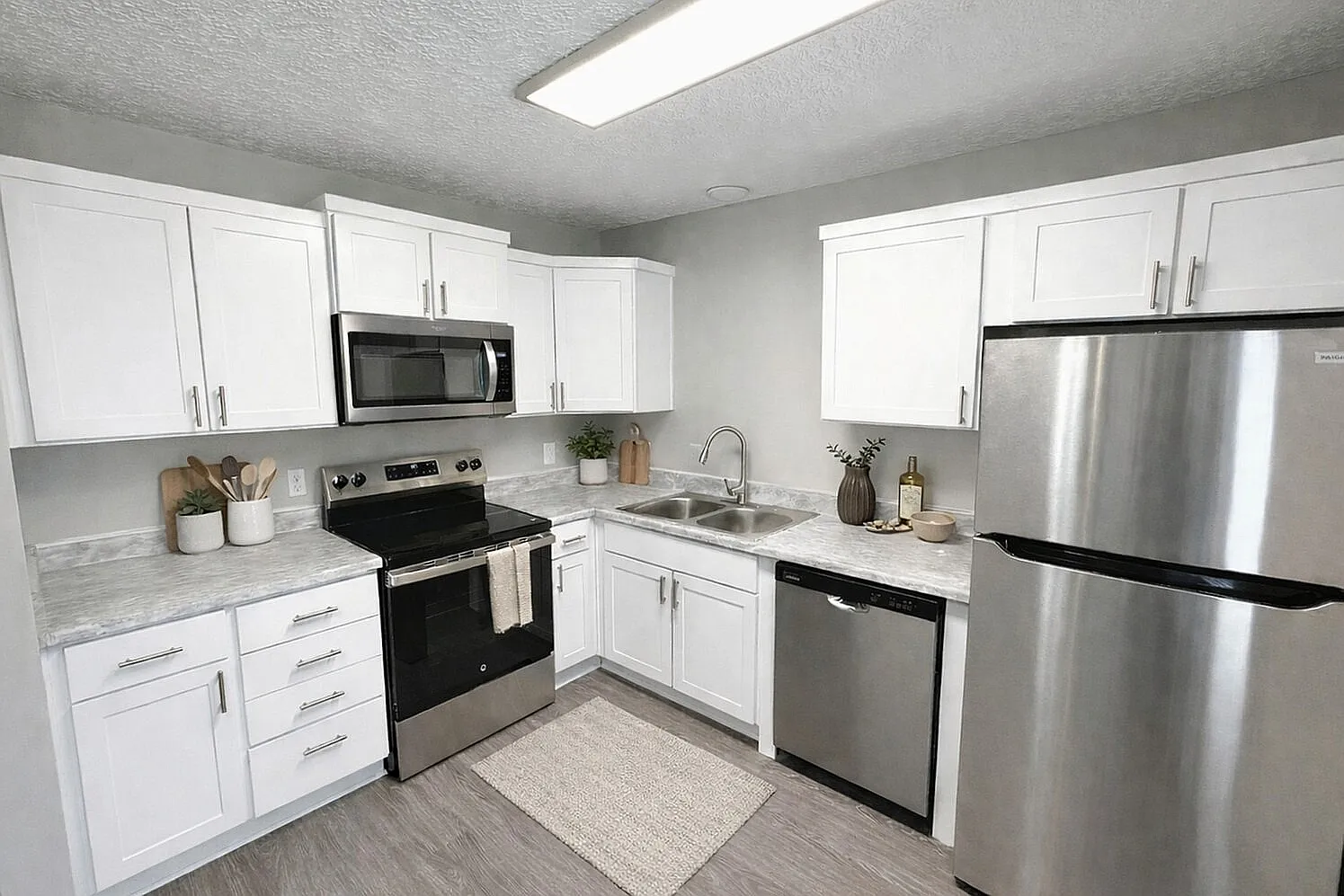 The Everly Apartments — Photo 3