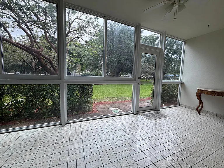 2402 Antigua Cir #D1 — Photo 16