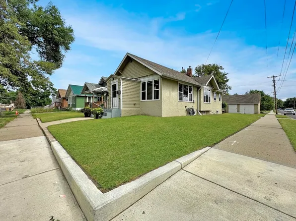 1021 7th Ave NW, Minot, ND 58703