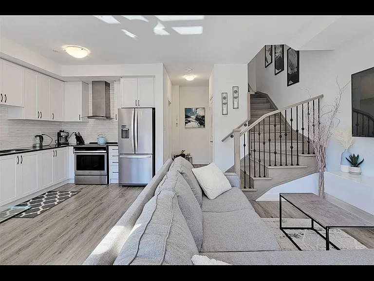 14 Hearne St E — Photo 7