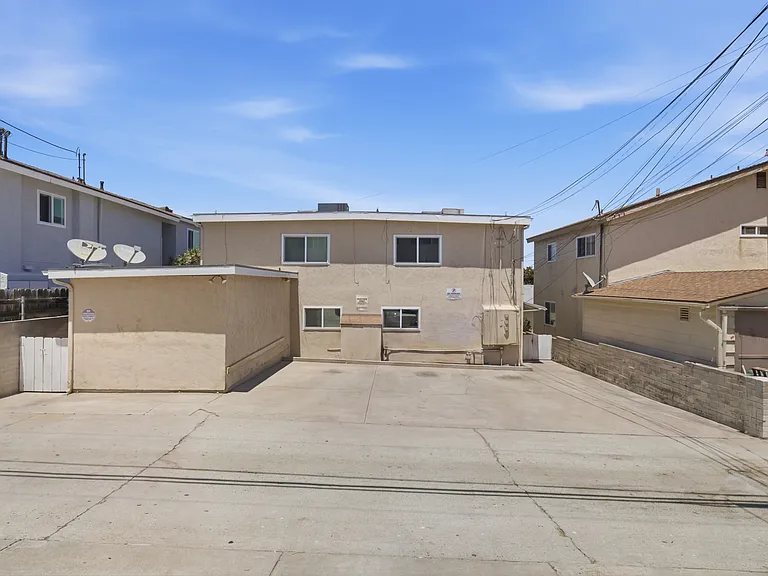 4339 Mentone St — Photo 31