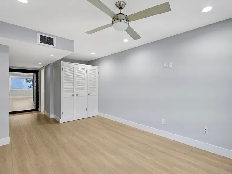1600 Ardmore Ave #213 — Photo 6