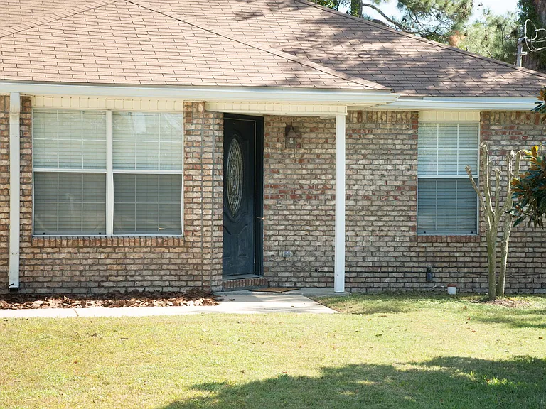 143 Palmetto Ave — Photo 2