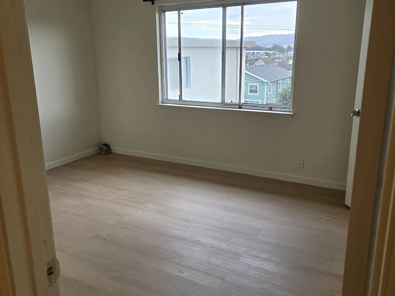 2 bed, 700 sqft, $3,400 — Photo 4