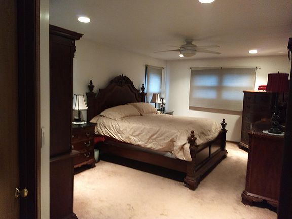 5th image of 330 Indianwood Ln