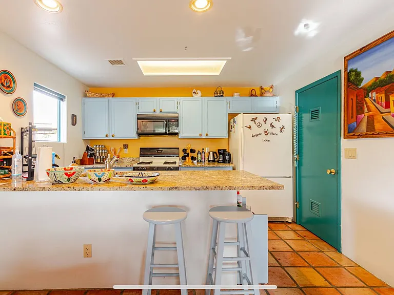 W Placita Del Correcaminos Unit Tucson Ave — Photo 7
