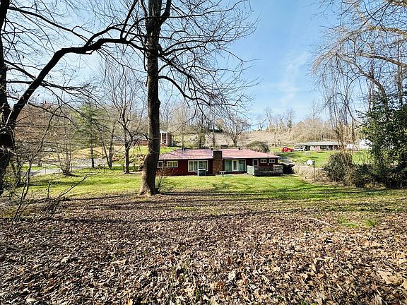 5th image of 212 Town Branch Rd