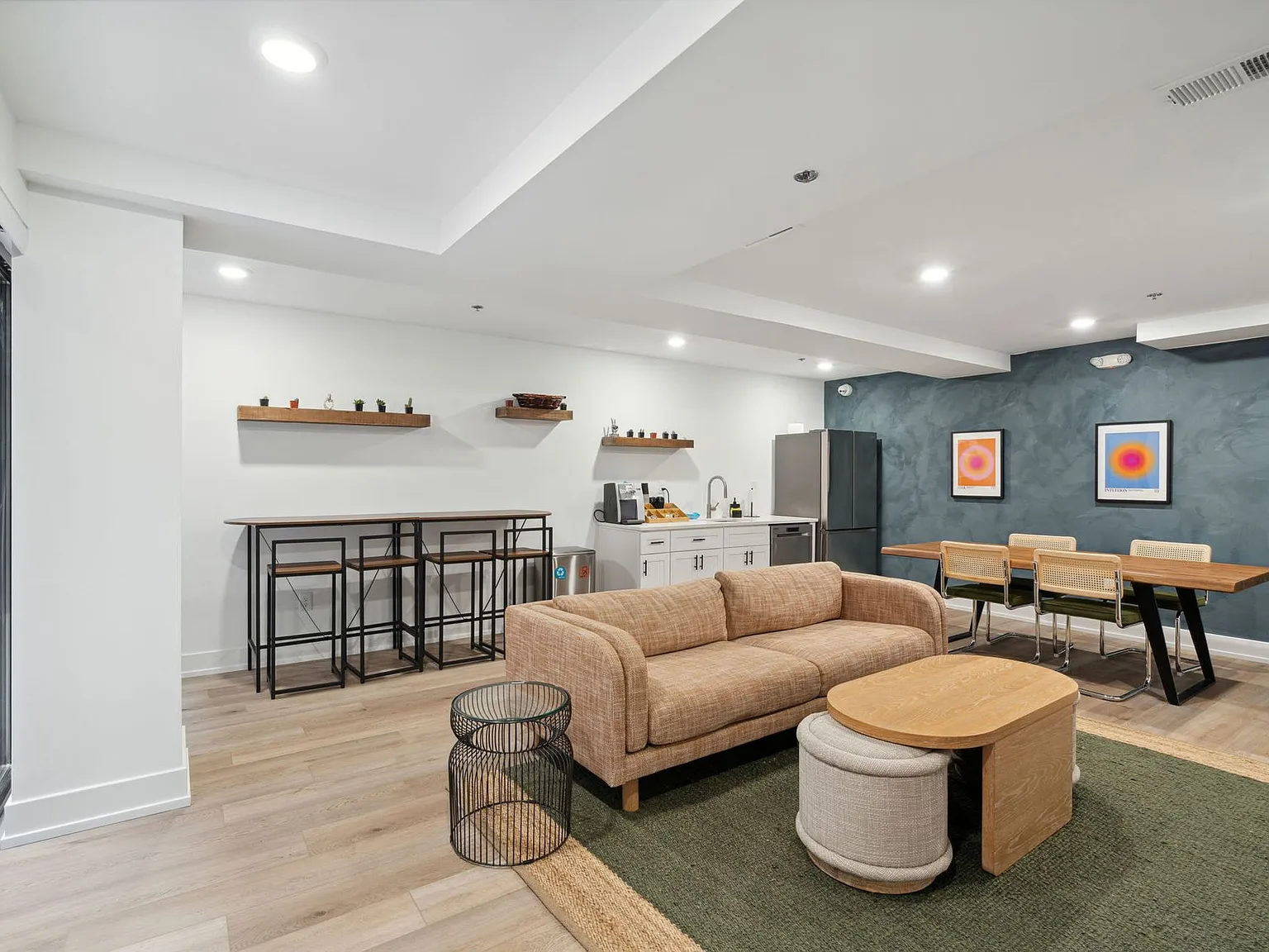 The Crown on Leland — Photo 1