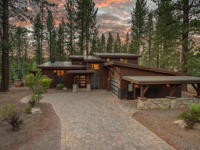 11090 Henness Rd, Truckee, CA, 96161
