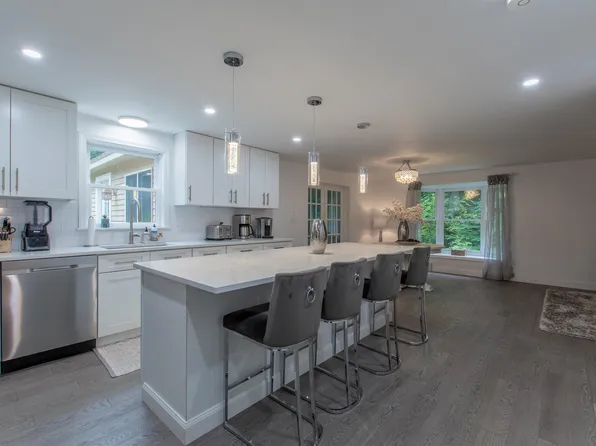 10 Greystone Road, East Kingston, NH 03827