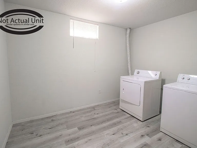 1013 W Ash St — Photo 28