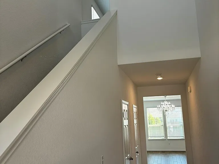 108 Bennington Dr — Photo 4