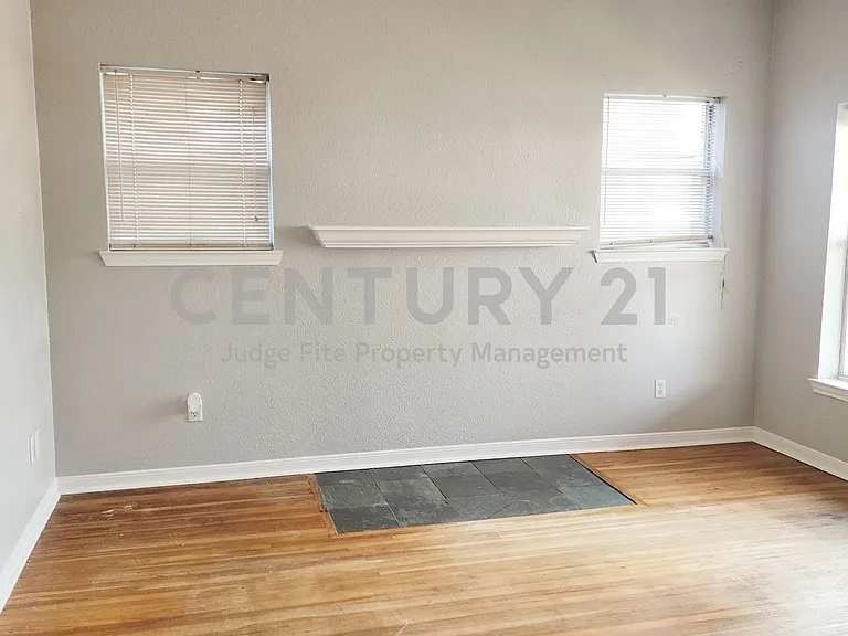 5720 1/2 Vickery Blvd — Photo 3
