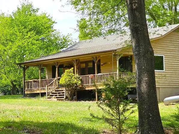 515 Meriwether Dr, Clarksville, VA 23927
