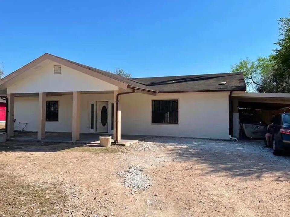 121 N Deanna Dr
