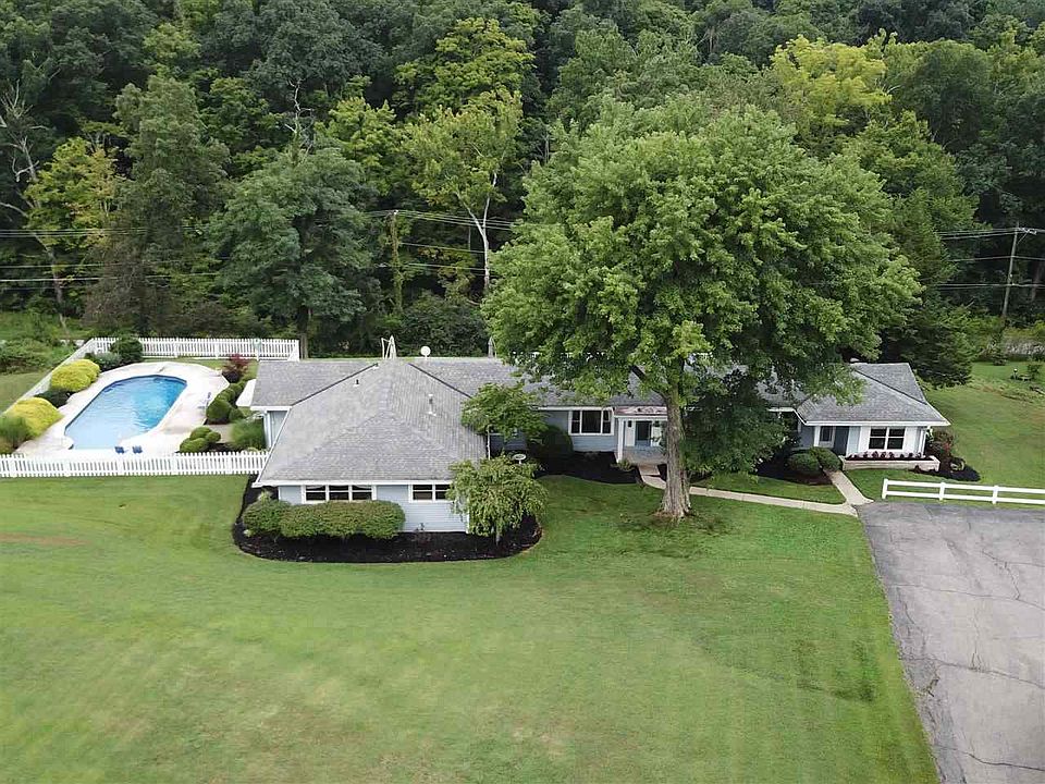 1st image of 21 Thatcher Ct