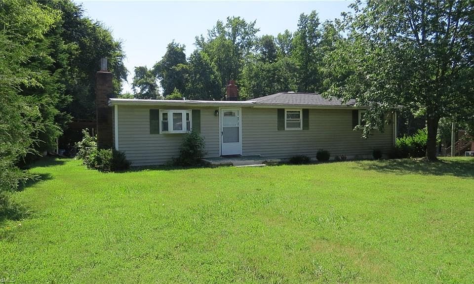2nd image of 3913 SE School Rd