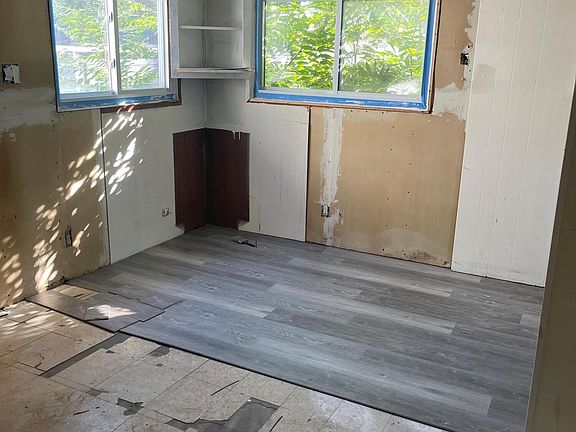 3rd image of 4159 Grindley Park St
