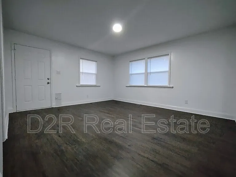 7909 Southfield Dr — Photo 3