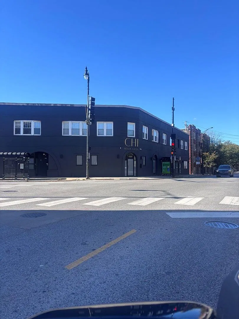 5107 W Montrose Ave — Photo 1