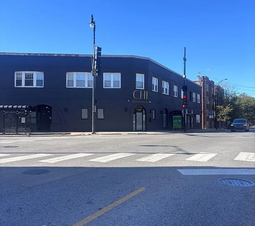 5107 W Montrose Ave #2E