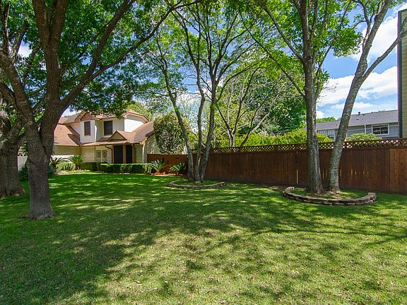 3rd image of 1901 Hermitage Dr