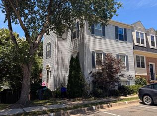 8818 Ridge Hollow Ct, Springfield, VA 22152