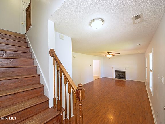 5th image of 113 Bennie Court
