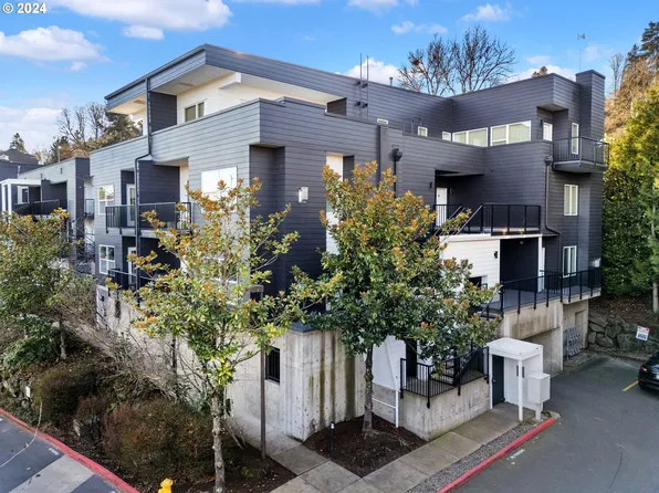 618 SW Nevada St APT F, Portland, OR 97219
