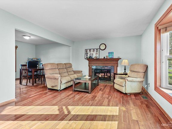 3rd image of 1552 Banbury Ave