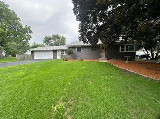 404 E Soper St, Winnebago, IL 61088