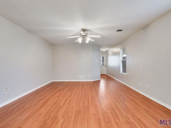 5th image of 23883 S Park Ln