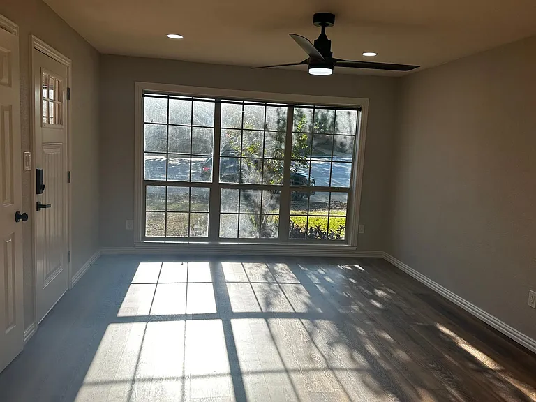 Enjoy your morning sunrise with the beautiful floor to ceiling windows!