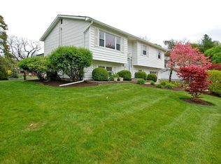 11 Hankin Loop, Poughkeepsie, NY 12601