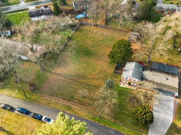 11417 Staten Ct, Germantown, MD 20876
