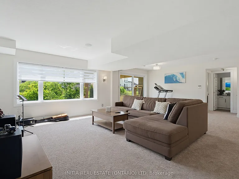 1258 Silverfox Dr — Photo 26