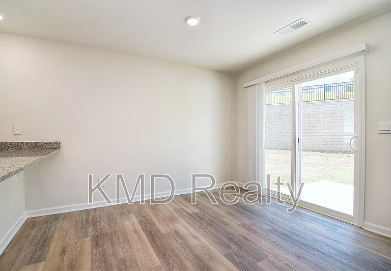 5155 Hyrule Dr — Photo 10