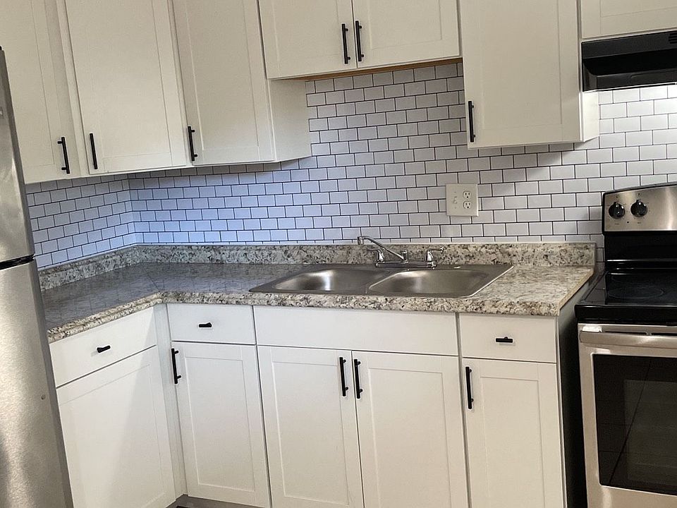 1st image of 318 E Dakin Ave Unit 7