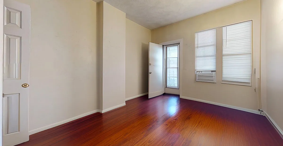 Building Photo - 18 S Huntington Ave #2