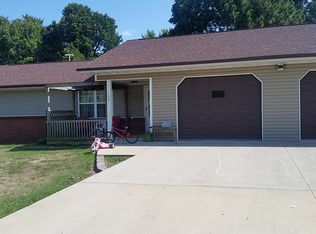 109 Circle Dr, Monett, MO 65708